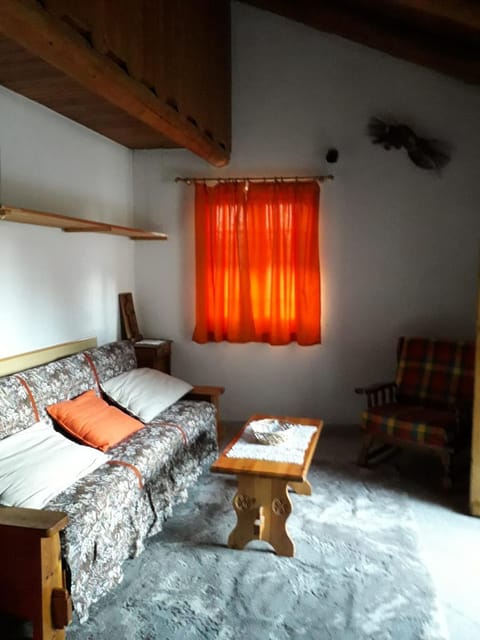 Monolocale di montagna Country House in Aosta Valley, Italy