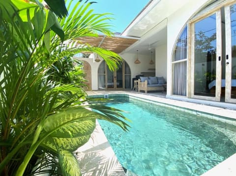 Patio, Pool view, Swimming pool