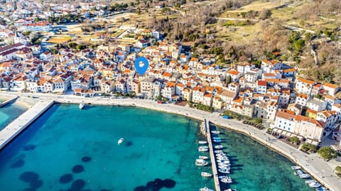 Nur ein paar Meter zum klaren Meer Apartment in Lika-Senj County