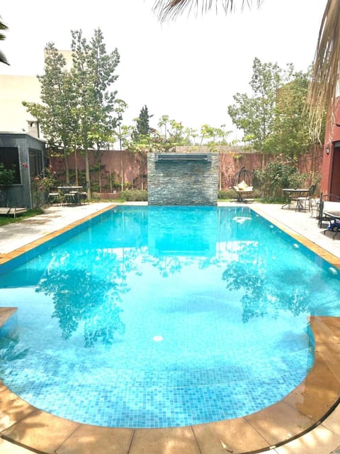 Pool view, Swimming pool, sunbed