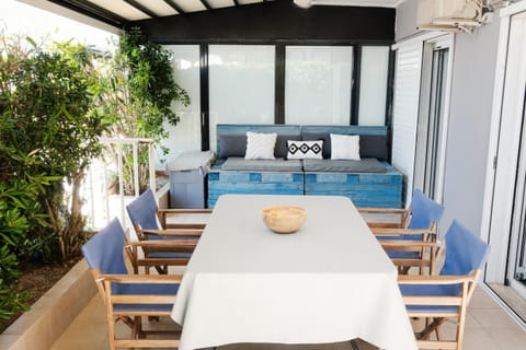 Sea La Vie - Beachfront Retreat Apartment in Euboea