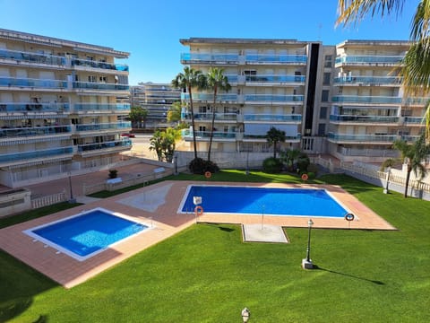 Property building, Garden, Swimming pool