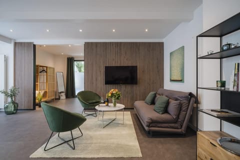 TV and multimedia, Living room, Seating area