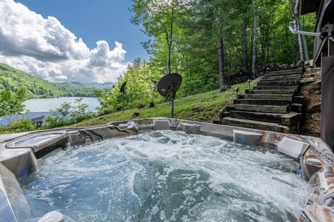 Lakefront Point Retreat on Nantahala Lake with Dock House in Nantahala