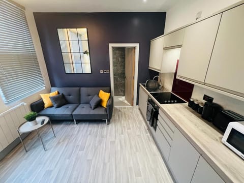 Kitchen or kitchenette, Seating area