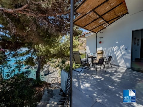 Property building, Patio, Day, Garden, View (from property/room), Balcony/Terrace, Dining area, Garden view, sunbed