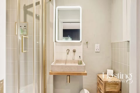 Shower, Bathroom, towels