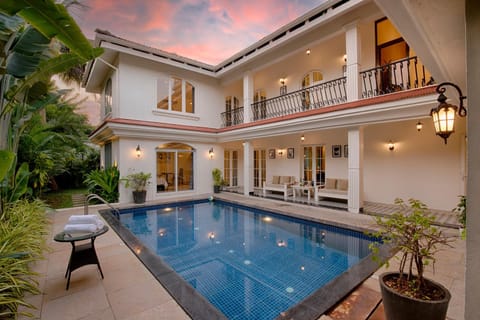 Property building, Swimming pool