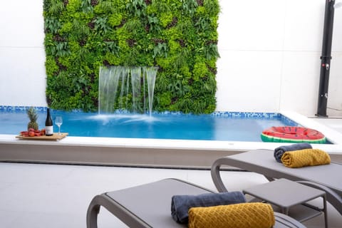 Balcony/Terrace, Swimming pool