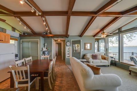 Dreamy Lake Poinsett Cabin with Deck, Dock and Views! Cabin in South Dakota