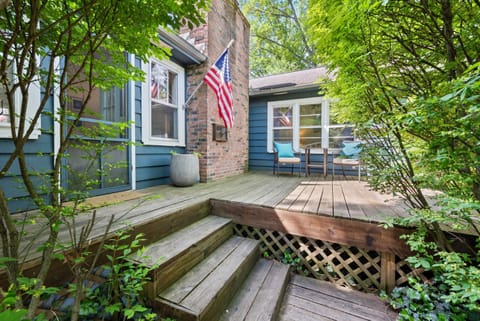 Nan's Escape by Juniper Holiday + Home House in Chikaming Township