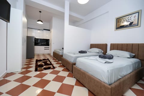 Bed, Kitchen or kitchenette, Photo of the whole room, Bedroom, towels