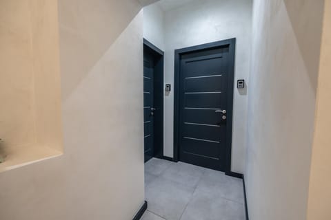 Facade/entrance, Floor plan