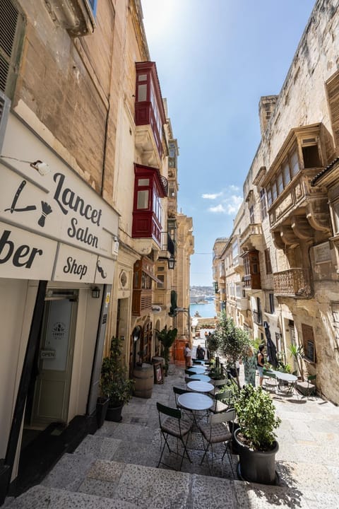 Property building, Day, Neighbourhood, Street view, Location