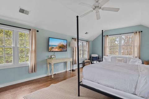 Rabbit Run by Juniper Holiday + Home House in Sawyer