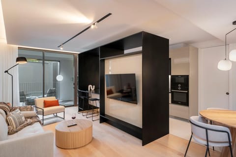 TV and multimedia, Living room, Seating area, Dining area, oven