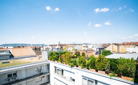 Property building, Day, City view