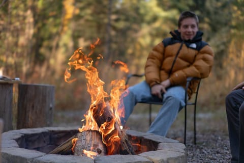 Frontier Cabin by Twin Beds Vacation Homes Cabin in Coram