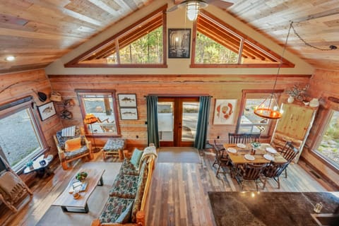 Frontier Cabin by Twin Beds Vacation Homes Cabin in Coram