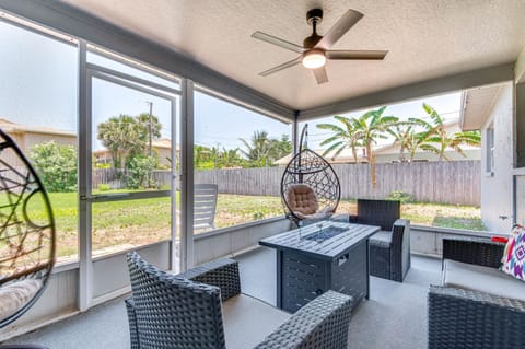 Pelican Beach Retreat! Family Home on Space Coast House in Indian Harbour Beach