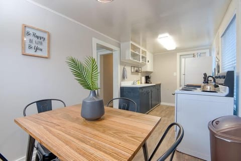 #StayInMyDistrict HeritageHouse 2Bedroom Apartment Apartment in Coos Bay