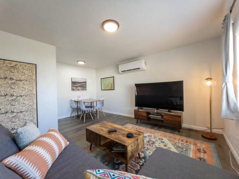 #StayInMyDistrict Walla Walla Wine Getaway House in College Place