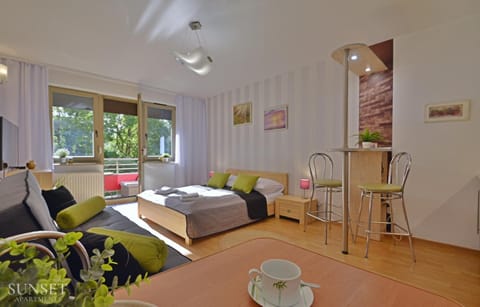 Bed, Kitchen or kitchenette, Living room, Photo of the whole room, Seating area