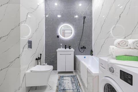 Shower, Bathroom, Bath, towels, washing machine