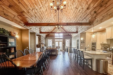 Water's Edge Holmstead House in Lake Lure