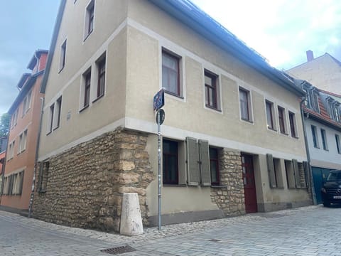 Property building, Street view
