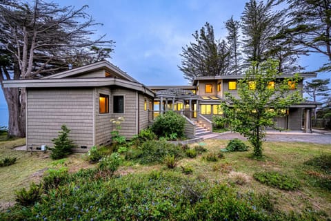 Oceanfront Dream Hideaway and Retreat House in Gualala