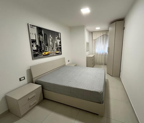 Bed, Photo of the whole room, Bedroom, wardrobe