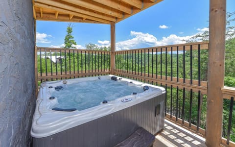 Big Forest Lodge - Private Indoor Pool, Theater Room, 2 Game Rooms, Outdoor Hot Tub + More! House in Pigeon Forge