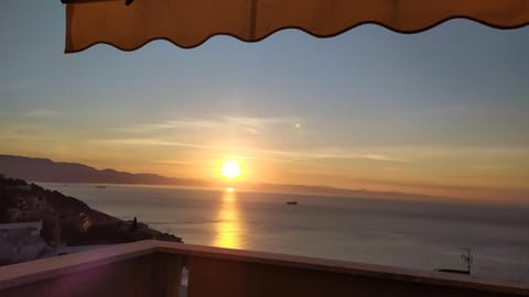 City view, Sea view, Sunrise