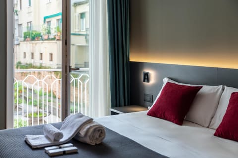 Bed, View (from property/room), Balcony/Terrace, Balcony/Terrace, Photo of the whole room, Bedroom, towels