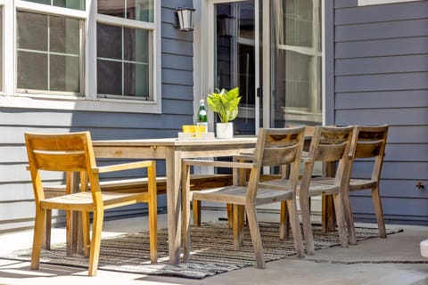 Modern Elegance - Pool Table - Walkable Area House in Stapleton