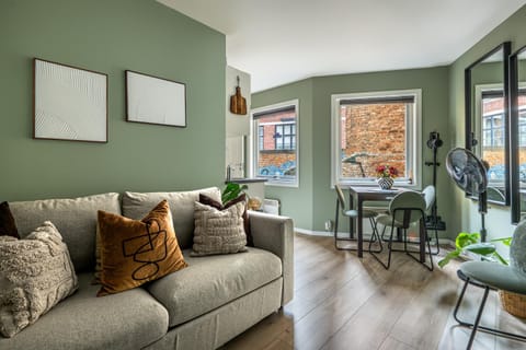 Living room, Seating area