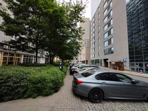 Property building, Neighbourhood