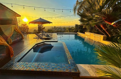 Hot Tub, Swimming pool