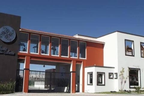 Residencial Quinta las Acacias, Santa Fe, Juriquilla House in State of Querétaro