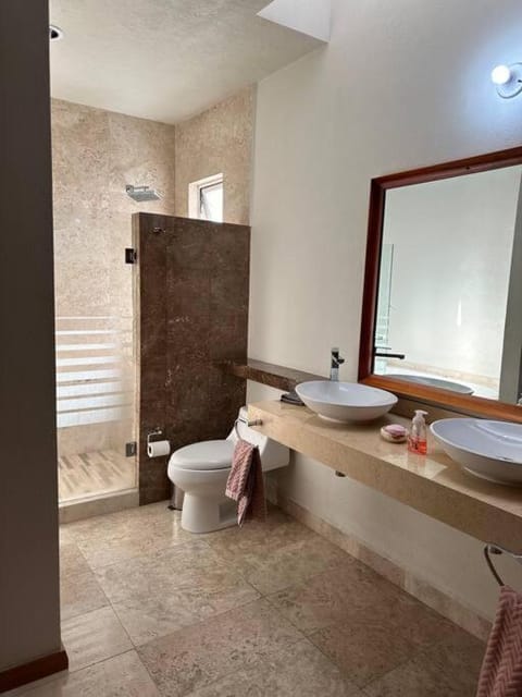 Residencial Quinta las Acacias, Santa Fe, Juriquilla House in State of Querétaro