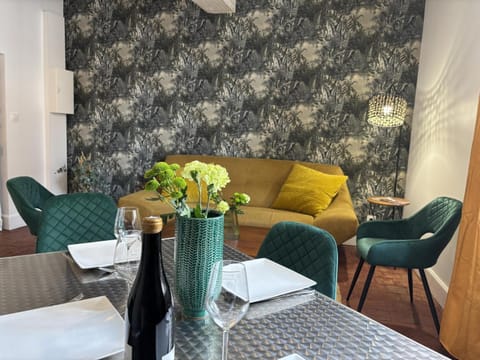 Duplex de charme au cœur historique de Moulins avec équipements modernes et literie incluse - FR-1-489-523 Apartment in Moulins