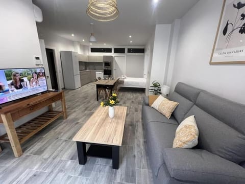 Communal lounge/ TV room, Kitchen or kitchenette, Dining area