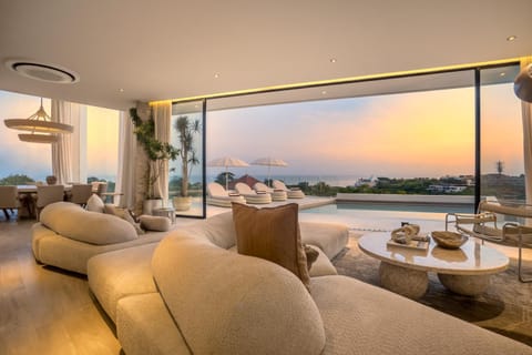 View (from property/room), Living room, Seating area