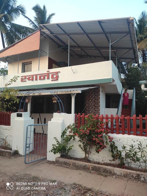 Property building, Day