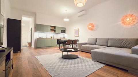 Kitchen or kitchenette, Living room