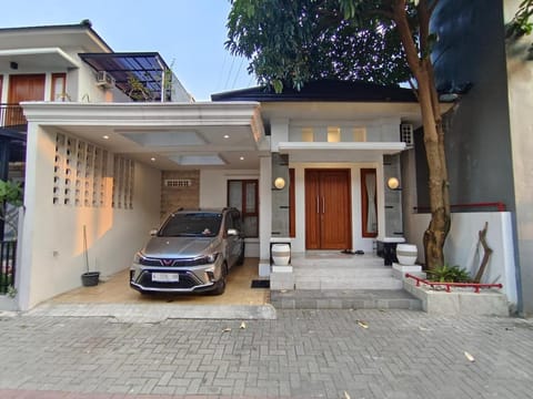 Property building, Day, Parking
