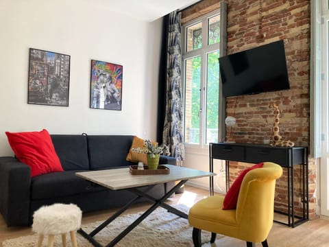 TV and multimedia, Seating area