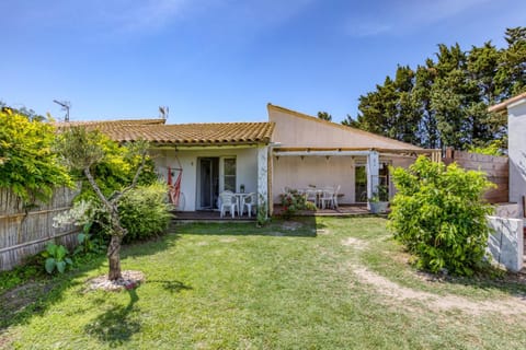 Mas des Cypres-Ensemble de 4 Mazets House in Saintes-Maries-de-la-Mer