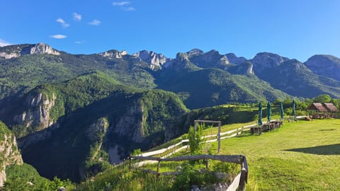 Eco Lodge Eagle's Nest Hotel in Montenegro